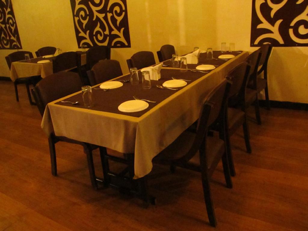 Hotel Sai Regency Daman Extérieur photo