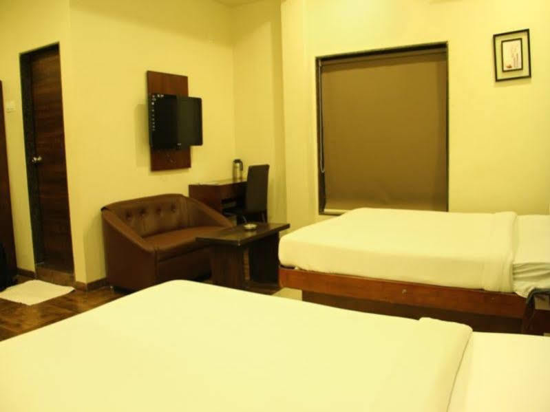 Hotel Sai Regency Daman Extérieur photo